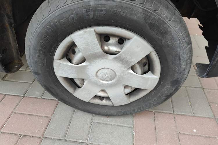 Used FAW Senya M80 2011 1.3L Manual 5 Seats Right Front Wheel Hub