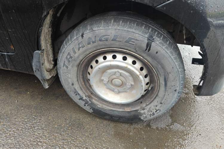 Used FAW Senya M80 2011 1.3L Manual 5 Seats Right Front Wheel Hub