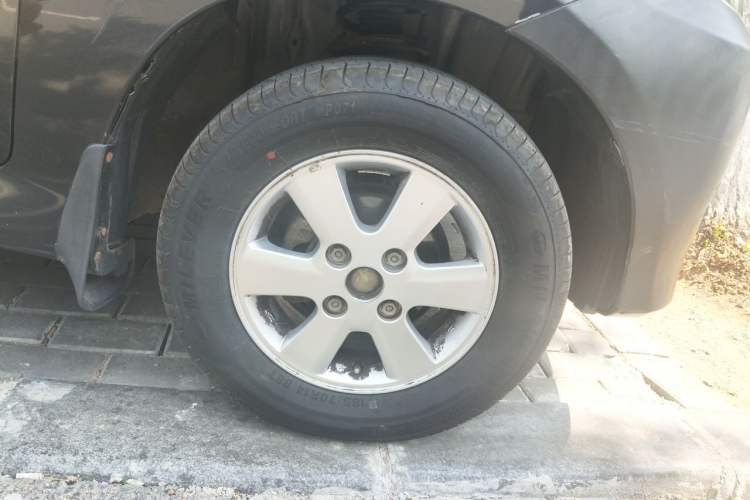 Used FAW Senya M80 2011 1.3L Manual 5 Seats Right Front Wheel Hub