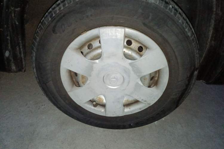 Used FAW Senya M80 2011 1.3L Manual 7-Seater Right Front Wheel Hub