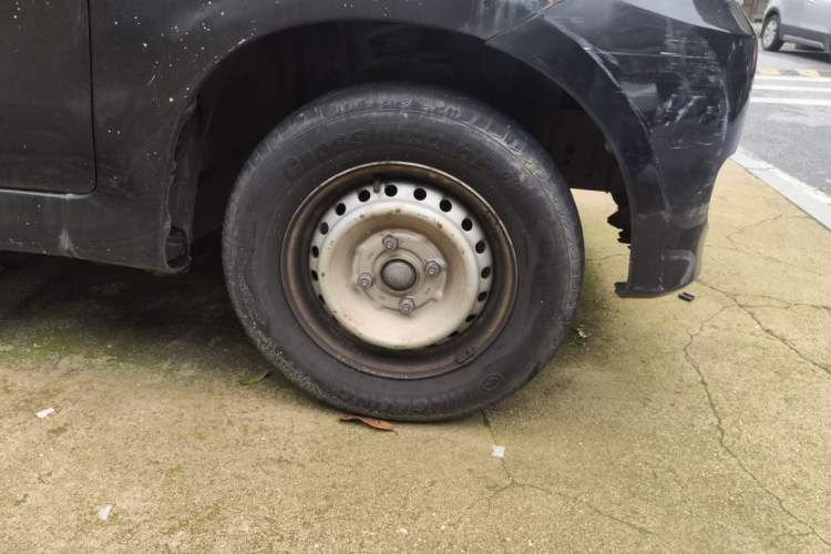Used FAW Senya M80 2011 1.3L Manual 5 Seats Right Front Wheel Hub