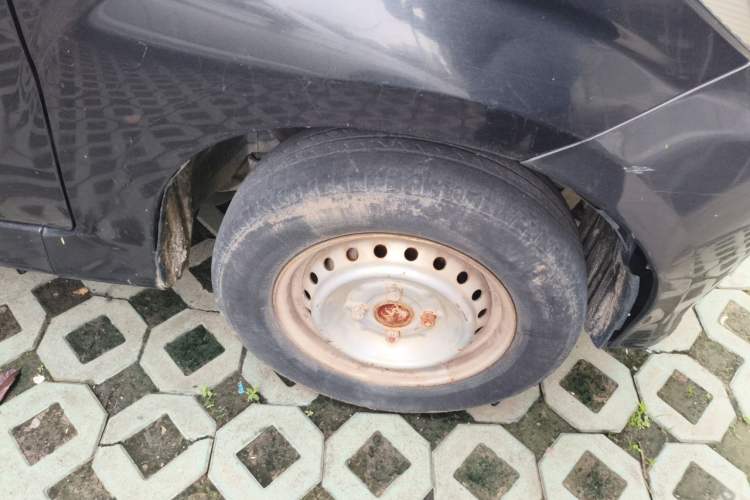 Used FAW Senya M80 2011 1.3L Manual 5 Seats Right Front Wheel Hub