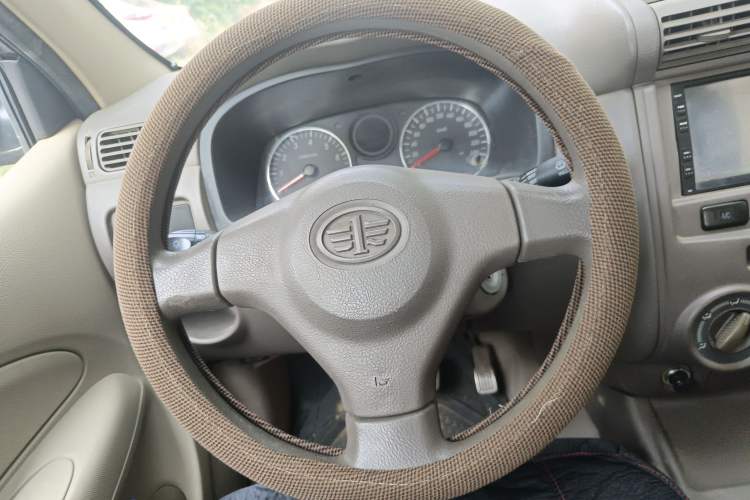 Used FAW Senya M80 2011 Value Edition 1.3L Manual 5-Seater Steering Wheel