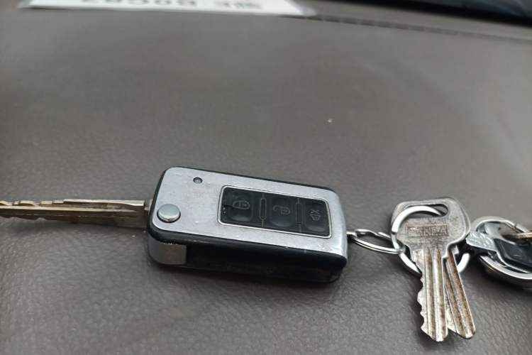 Used FAW Senya M80 2011 Value Edition 1.3L Manual 5-Seater Vehicle Key