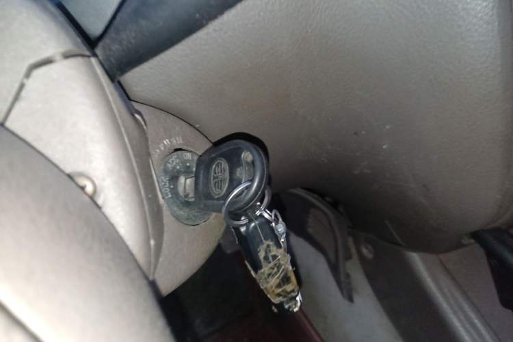 Used FAW Senya M80 2011 1.3L Manual 7-Seater Vehicle Key