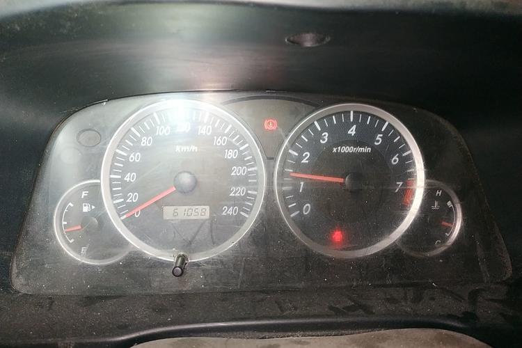 Used FAW Senya M80 2011 Value Edition 1.3L Manual 7-Seater Odometer Close Up