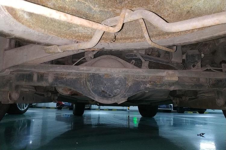 Used FAW Senya M80 2011 Value Edition 1.3L Manual 7-Seater Rear Bumper Underside