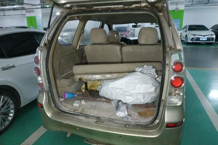 Used FAW Senya M80 2011 Value Edition 1.3L Manual 7-Seater Trunk