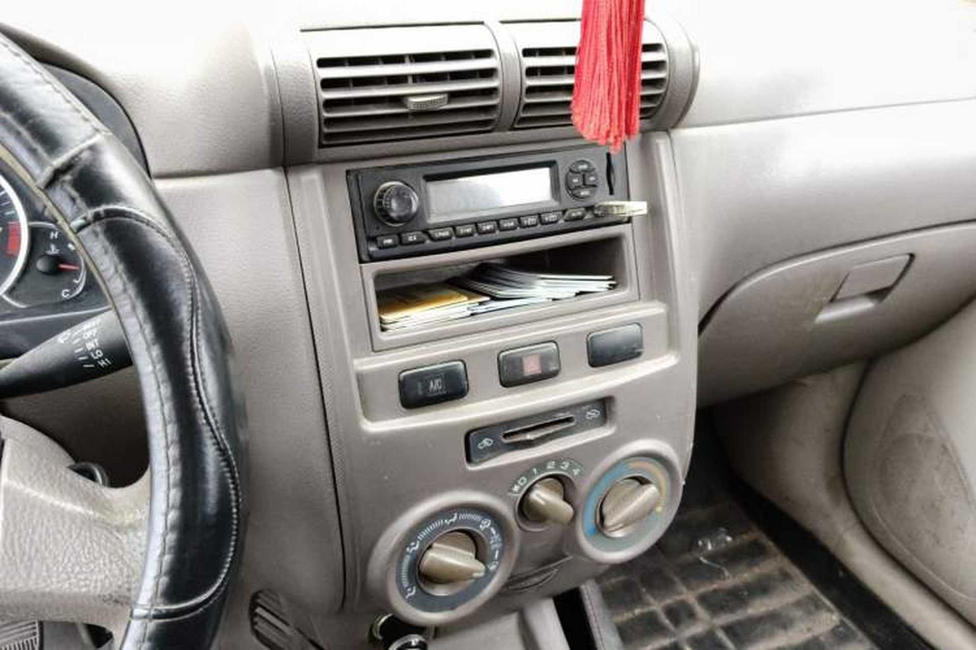Used FAW Senya M80 2011 1.3L Manual 5 Seats Audio And AC Panel