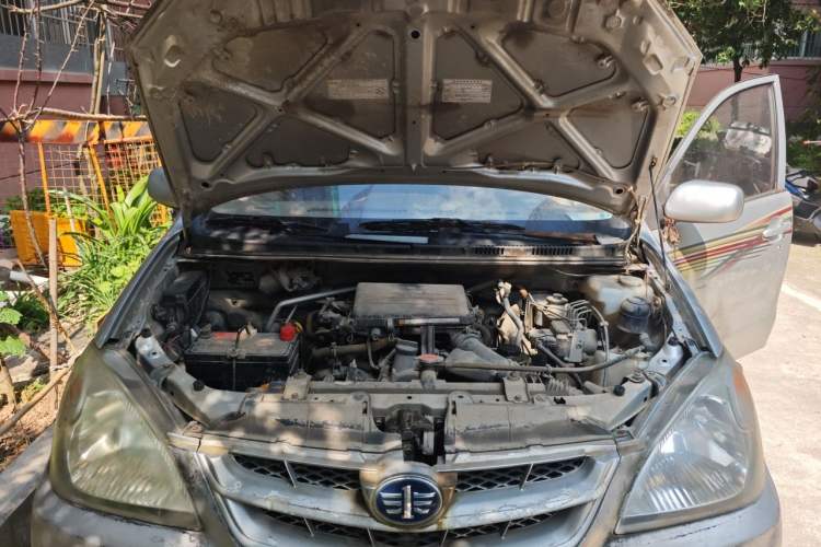 Used FAW Senya M80 2011 1.3L Manual 5 Seats Engine Bay