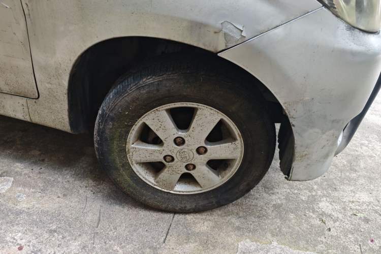 Used FAW Senya M80 2011 1.3L Manual 5 Seats Right Front Wheel Hub