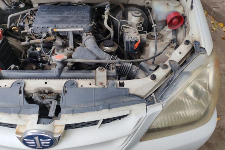Used FAW Senya M80 2011 1.3L Manual 7-Seater Engine Bay Left