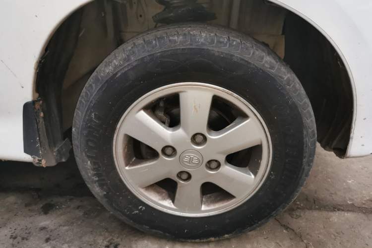 Used FAW Senya M80 2011 1.3L Manual 5 Seats Right Front Wheel Hub