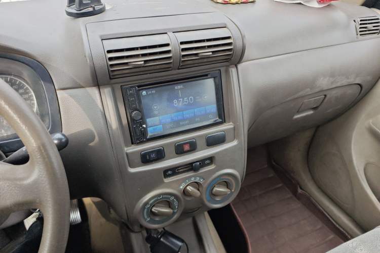 Used FAW Senya M80 2014 1.3L Manual 5-Seater Value Edition Audio And AC Panel