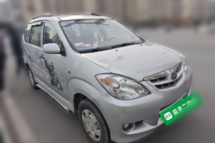 Used FAW Senya M80 2014 1.3L Manual 5-Seater Value Edition Front Right 45 Deg