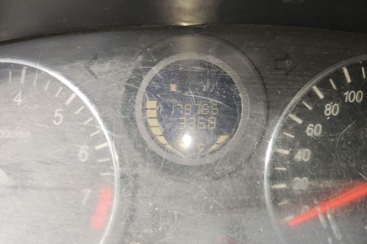 Used FAW Senya M80 2014 1.3L Manual 5-Seater Value Edition Odometer Close Up