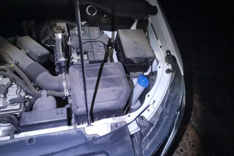 Used FAW Senya R7 2024 1.5L Manual Fashion Edition Engine Bay Left