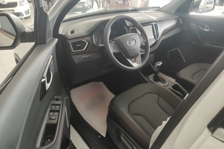 Used FAW Senya R7 2024 1.5L Automatic Comfort Version Interior 2