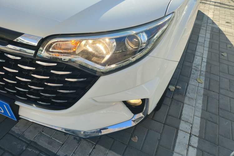 Used FAW Senya R7 2018 R7C 1.6L Manual Luxury Model Left Front Headlight