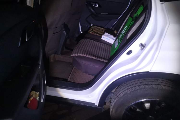 Used FAW Senya R7 2024 1.5L Manual Fashion Edition Left Rear Seat