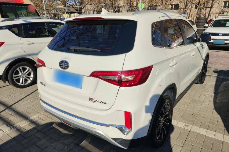 Used FAW Senya R7 2018 R7C 1.6L Manual Luxury Model Rear Right 45 Deg