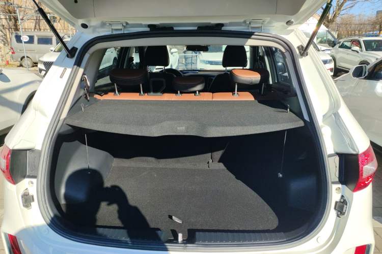 Used FAW Senya R7 2018 R7C 1.6L Manual Luxury Model Trunk