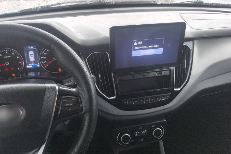 Used FAW Senya R7 2016 1.6L Manual Smart Version Center Console
