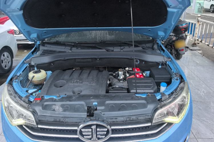 Used FAW Senya R7 2016 1.6L Manual Smart Version Engine Bay