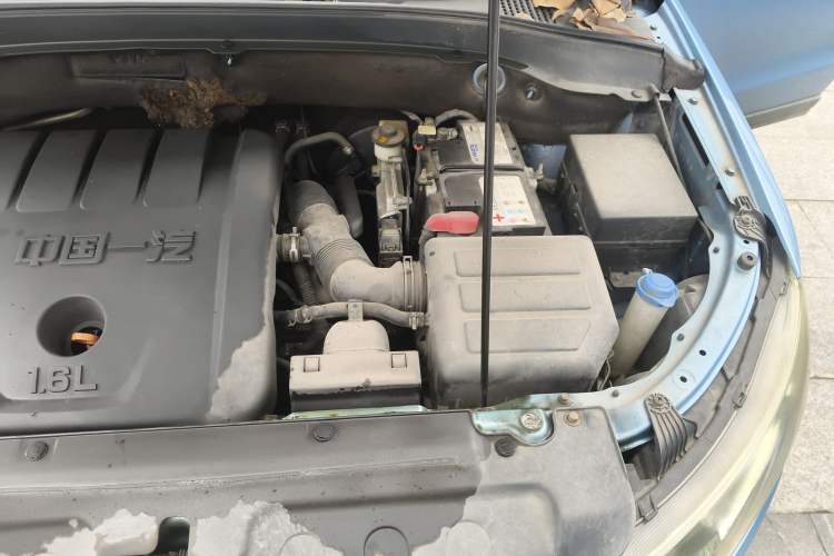 Used FAW Senya R7 2016 1.6L Manual Smart Version Engine Bay Left