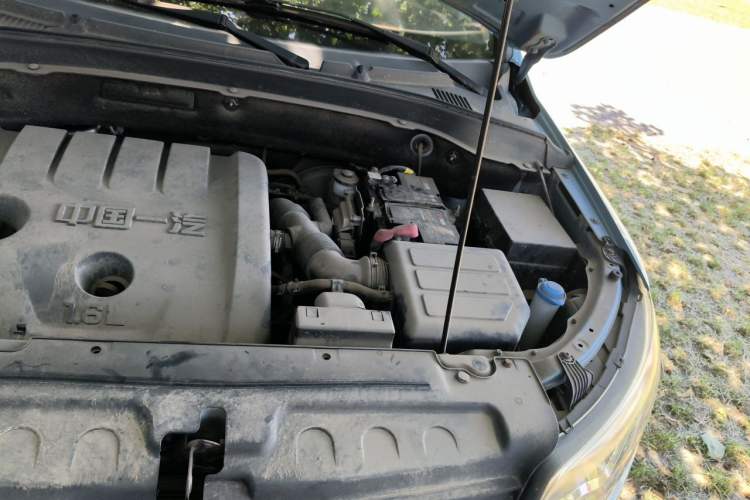 Used FAW Senya R7 2016 1.6L Automatic Prestige Model Engine Bay Left
