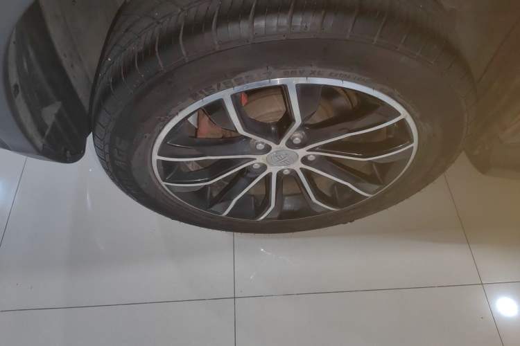Used FAW Senya R7 2016 1.6L Manual Luxury Model Exterior 2