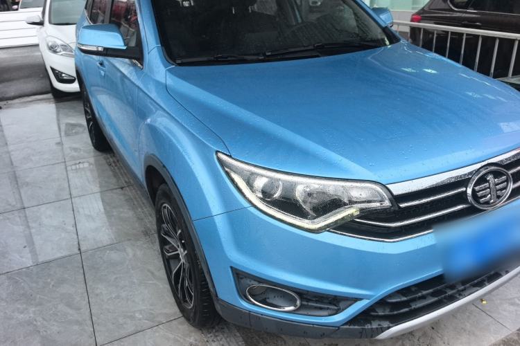 Used FAW Senya R7 2016 1.6L Manual Smart Version Front Right 45 Deg