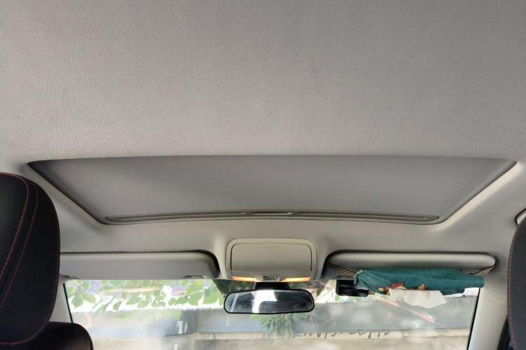 Used FAW Senya R7 2016 1.6L Automatic Prestige Model Headliner