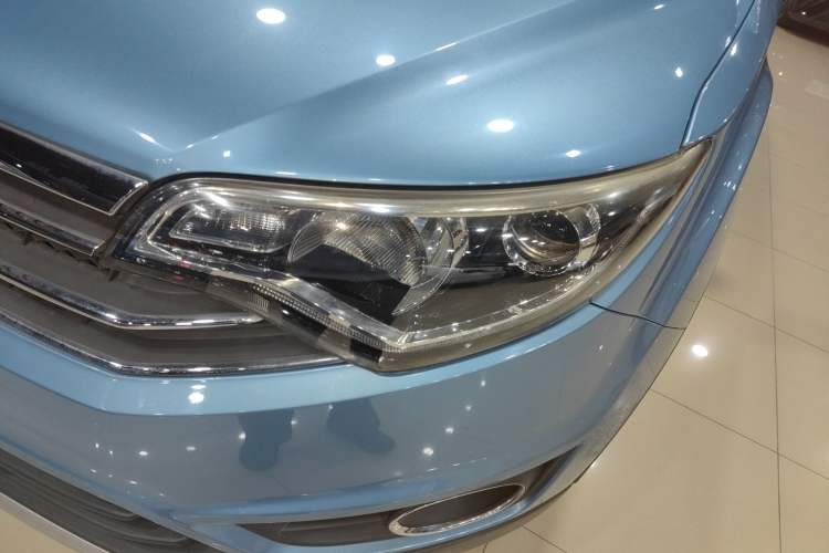 Used FAW Senya R7 2016 1.6L Manual Luxury Model Left Front Headlight