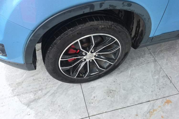 Used FAW Senya R7 2016 1.6L Manual Smart Version Left Front Wheel Hub