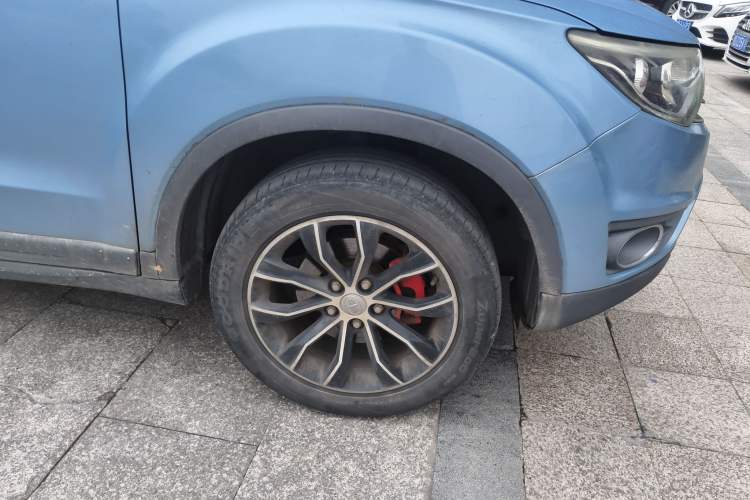 Used FAW Senya R7 2016 1.6L Manual Smart Version Right Front Wheel Hub
