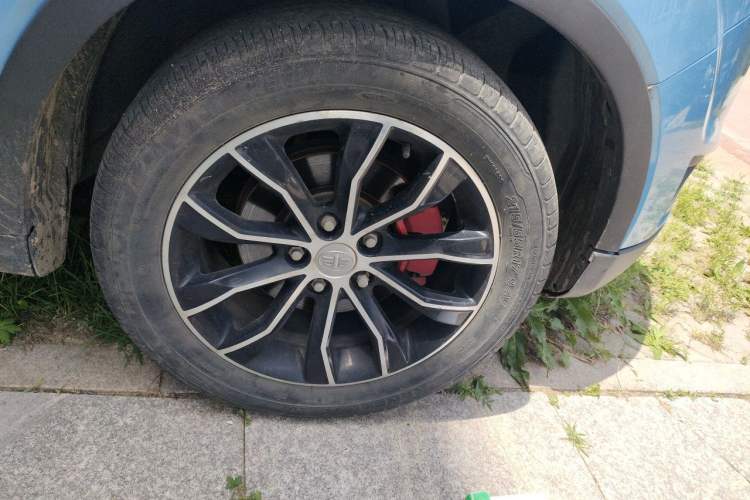 Used FAW Senya R7 2016 1.6L Manual Smart Version Right Front Wheel Hub