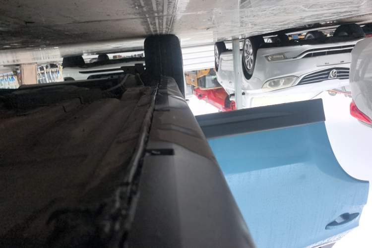 Used FAW Senya R7 2016 1.6L Manual Smart Version Right Side Sill