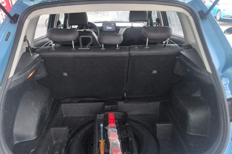 Used FAW Senya R7 2016 1.6L Manual Smart Version Trunk