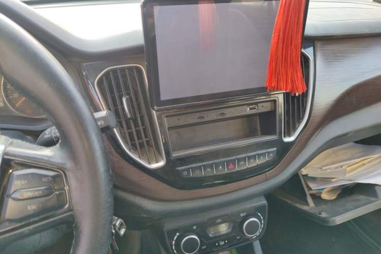 Used FAW Senya R7 2016 1.6L Manual Smart Version Audio And AC Panel