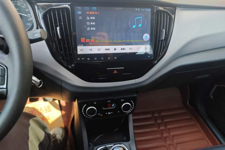 Used FAW Senya R7 2016 1.6L Manual Luxury Model Audio And AC Panel