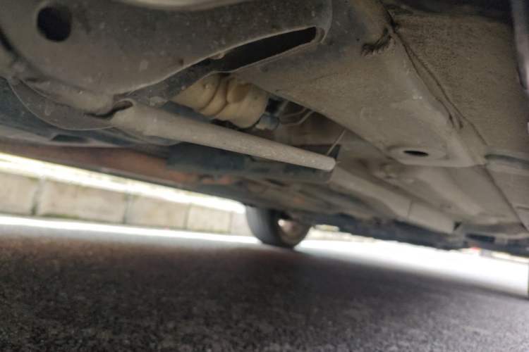 Used FAW Senya R7 2016 1.6L Manual Comfort Model Chassis Rear Right