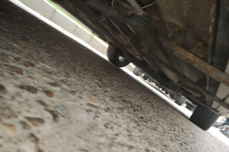 Used FAW Senya R7 2016 1.6L Manual Smart Version Chassis Rear Right