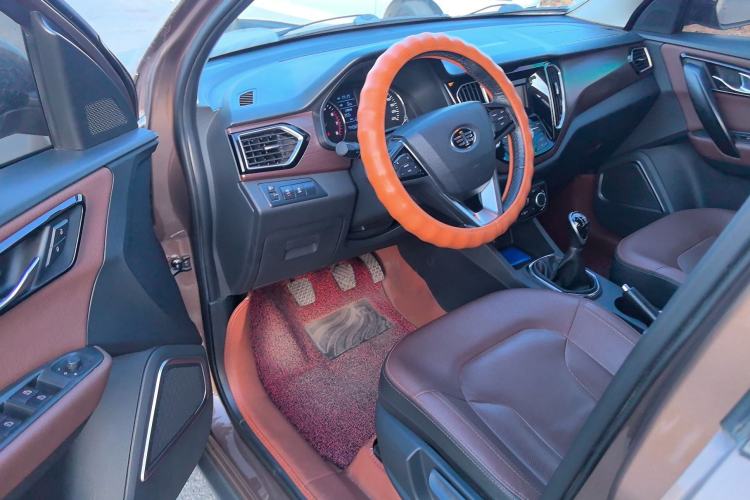 Used FAW Senya R7 2016 1.6L Manual Luxury Model Driver Seat