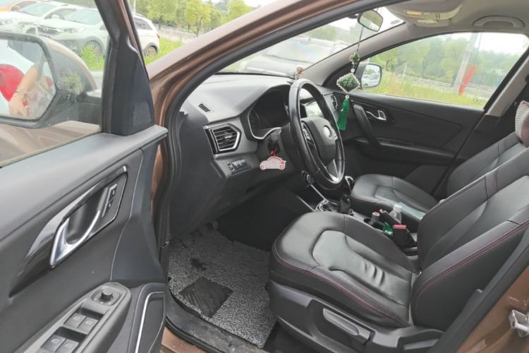Used FAW Senya R7 2016 1.6L Manual Luxury Model Driver Seat