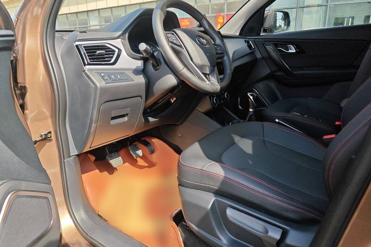Used FAW Senya R7 2016 1.6L Manual Luxury Model Driver Seat