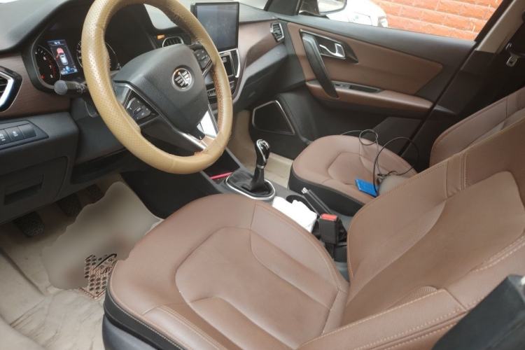 Used FAW Senya R7 2016 1.6L Manual Smart Version Driver Seat