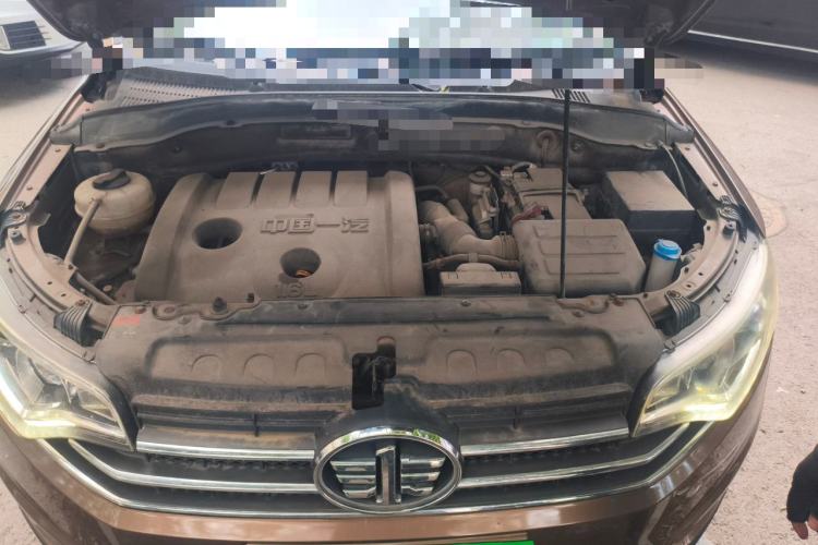 Used FAW Senya R7 2016 1.6L Manual Luxury Model Engine Bay