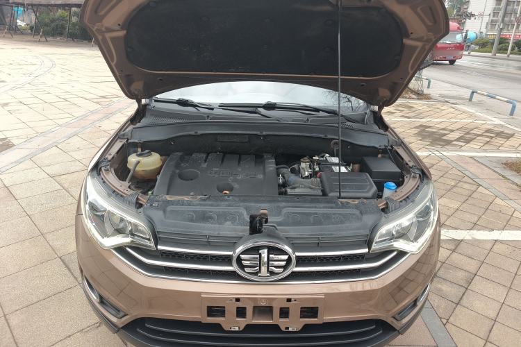 Used FAW Senya R7 2016 1.6L Manual Luxury Model Engine Bay