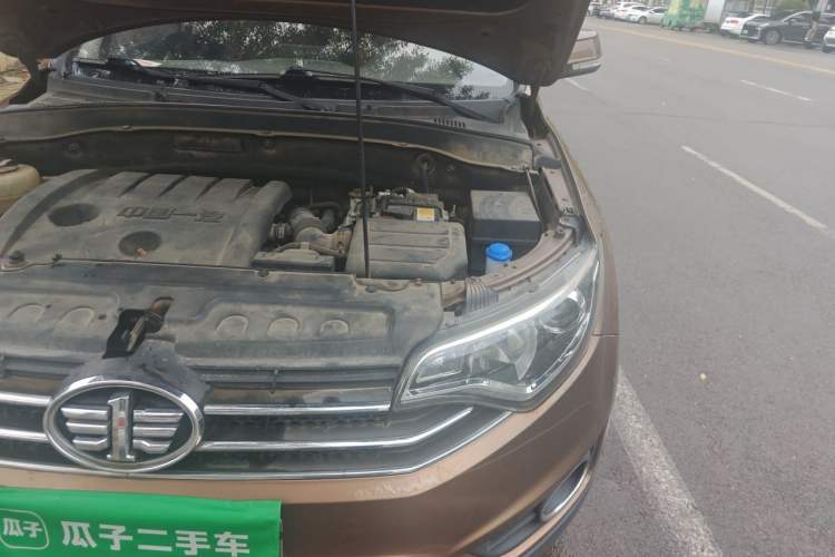 Used FAW Senya R7 2016 1.6L Manual Luxury Model Engine Bay Left